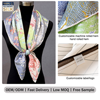Foulard carré 100 % soie de mûrier double face imprimé floral pastel, faible MOQ, échantillonnage rapide en 7 jours, cadeau de luxe pour femme