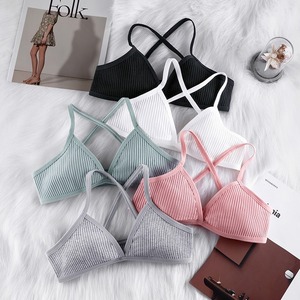 Sous-vêtements sexy en coton pour femmes confortables, soutien-gorge en coton sans fil à col en V profond pour femmes - Product Image 1