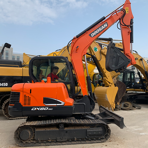 Mini-excavatrice DX60 d'occasion, 6 tonnes, haute qualité, Corée, avec moteur, pompe, boîte de vitesses, modèle 2020, garantie d'un an - Product Image 1