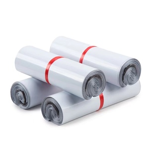 Sacs d'expédition en plastique bon marché 2026, pochette de courrier épaisse et résistante avec adhésif, sacs d'expédition pour vêtements - Product Image 1