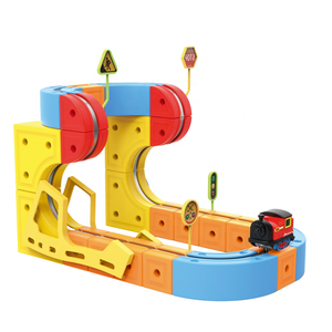Tren Eléctrico de Juguete KSF con Batería, Pista de Carreras, Señales de Tráfico y Rompecabezas Magnético para Niños - Product Image 1