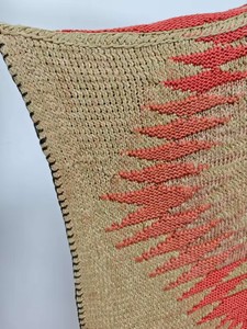 Cape tricotée décontractée bohème chic avec embellissement aigle complexe et logo tribal sur le devant - Product Image 3