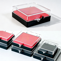 Boîte de présentation transparente en plastique vierge pour badges, médailles et épingles, avec insert floqué à charnière, moulée par injection, pour la maison