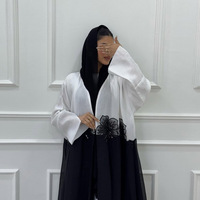 213 Cardigan Abaya musulman ouvert sur le devant avec appliques 3D et tissu texturé