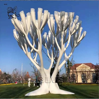 Projet de ville extérieur personnalisé Statue d'éclairage au design moderne Sculpture d'arbre en métal en acier inoxydable abstraite blanche