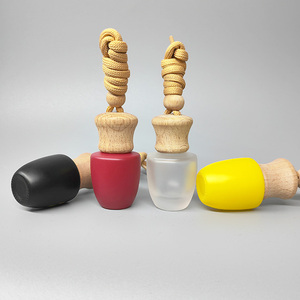 Venta al por mayor de lujo de aire fragancia Mini colgante coche difusor botella-diseño de color personalizado, botella de perfume de aceite esencial recargable - Product Image 6