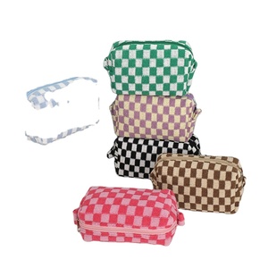 Bolsa de cosméticos personalizada, bolsa promocional de celosía de tablero de ajedrez a la moda, organizador de tela de punto para mujer, bolsa de maquillaje portátil con cremallera - Product Image 1