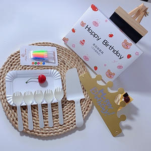 Conjunto de Pratos Descartáveis para Aniversário com Garfos, Facas para Bolo e Vela para Escolher, Suprimentos de Festa Multicoloridos - Product Image 2