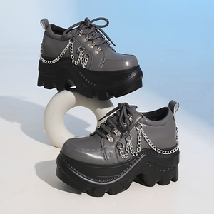 Zapatillas Deportivas con Plataforma Estilo Punk Y2K para Mujer - Zapatos con Suela Gruesa en Contraste Rosa con Cadena Metálica, Calzado Urbano Gótico Harajuku - Product Image 2