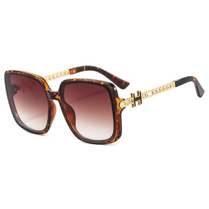 <span class=keywords><strong>Gafas</strong></span> de Sol Cuadradas con Cadena en Forma de H, de Lujo, Únicas, <span class=keywords><strong>para</strong></span> <span class=keywords><strong>Mujer</strong></span>, Nueva Moda 2023, Marca de Moda, <span class=keywords><strong>Gafas</strong></span> de Sol Rosas Extra Grandes, Elegantes - Product Image 3