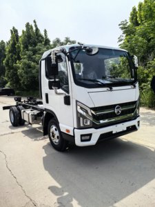 Camion léger diesel 3360 KAMA pour moteur, châssis simple rangée 4x2, cuve de chargement, capacité de charge 1-10t, norme Euro 6, transmission manuelle - Product Image 1