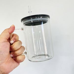 Mug de camping transparent personnalisé avec logo, 17 oz, vierge pour sublimation, avec couvercle en plastique coloré pour transfert thermique par revêtement. - Product Image 3