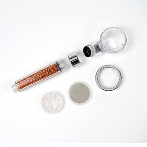 Pommeau de douche de flux minéral de cascade naturelle avec de <span class=keywords><strong>la</strong></span> vitamine <span class=keywords><strong>C</strong></span> Boule de filtre de pierre ionique négative d'économie d'eau de main - Product Image 4