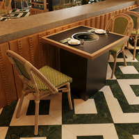 Ensemble de meubles de bistrot français moderne, chaise en aluminium tressé et table à manger carrée en bois pour café, restaurant