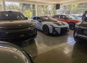 <span class=keywords><strong>Nouveau</strong></span> véhicule énergétique <span class=keywords><strong>2023</strong></span> HIPHI Z double moteur CLTC 705KM haute performance GT coupé pur électrique <span class=keywords><strong>Roadster</strong></span> 5 sièges modèle en Stock - Product Image 6