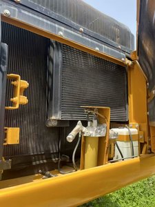 Excavadora de gran tamaño de 30 toneladas CAT330D2 Excavadora de orugas de 30 toneladas usada con sistema hidráulico de alta eficiencia CAT330 en buenas condiciones - Product Image 5