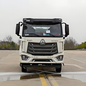 Export Ready Sinotruk Howo 14CBM 4x2 Diesel Water Distribution Truck with Engine Pump for Landscaping <b>Irrigation</b> Urban Cleaning - Product Image 2