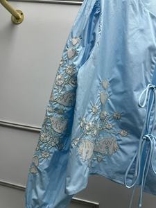 Camisa de Manga Larga Estilo Francés para Mujer, Blusa Elegante con Bordado Floral Azul, Corte Holgado y Ajustado - Product Image 5