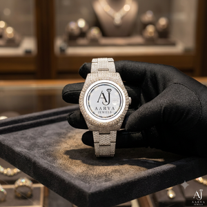 นาฬิกาข้อมือ Miyota ระบบจักรกล รุ่น Iced Luxury ขนาด 38 มม. ตัวเรือนสแตนเลสสตีล หน้าปัดสีเงิน สายแบบอนาล็อกขนาด 20 มม. พร้อมแสดงวันที่ สไตล์เครื่องประดับ - Product Image 1