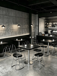 Conjunto de Mesa y Sillas de Estilo Industrial, de Madera Maciza, Cuadradas y Pequeñas, con Hierro Forjado Plateado, para Cafeterías, Restaurantes y Bares Comerciales - Product Image 1