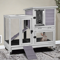 Cage à lapins à deux étages en bois pour l'intérieur avec plancher en grillage métallique amovible, rampe anti-morsure, roues verrouillables