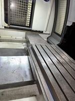 Centre d'usinage vertical CNC YCM FV85 d'occasion, contrôleur Fanuc BT40, robuste, réservoir d'eau de 200 L, origine Taïwan, outil de bonne qualité