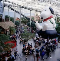 Ballon gonflable géant imperméable Snoopy, design durable et installation facile pour les décorations d'événements en plein air