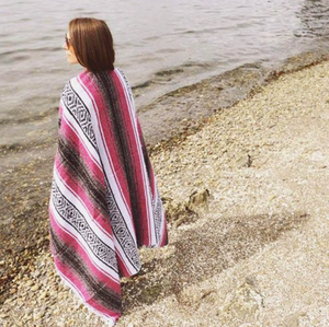 Toalla de Playa Tejida con Flecos de Estilo Geométrico, Tapete de Picnic, Manta de Yoga Mexicana - Product Image 5