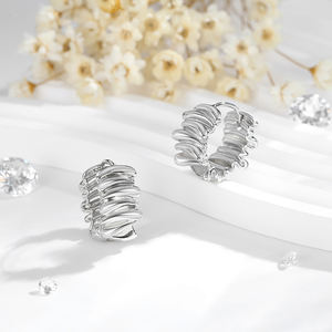 2025ใหม่ต่างหูทองเหลืองชุบทอง14K ละเอียดอ่อนสำหรับผู้หญิงต่างหูแฟชั่นแบบห่วง - Product Image 4