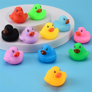 ของเล่นเป็ดยางลอยน้ำหลากสีรุ้ง ขนาดเล็ก สีเขียว สีฟ้า เป็นมิตรกับสิ่งแวดล้อม พิมพ์โลโก้ตามสั่ง ขายส่งจำนวนมาก - Product Image 3