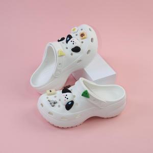 Sabots noirs à motif de chien de dessin animé pour enfants, chaussures d'eau antidérapantes unisexes pour l'extérieur, taille 25-35 - Product Image 2