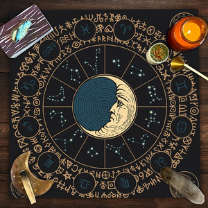 Alta calidad 49*49cm terciopelo sol Luna estrella brujería alterar <span class=keywords><strong>Tarot</strong></span> rueda pagana tentáculo Triquetra <span class=keywords><strong>Tarot</strong></span> mantel Mat - Product Image 1