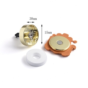 น้ำหอมปรับอากาศติดรถยนต์คุณภาพสูง ดีไซน์น่ารัก กลิ่นหอมสดชื่น ใช้ซ้ำได้ - Product Image 2