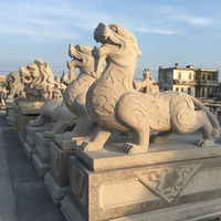 Statue en marbre rouge espagnol Dragon Dog Pi Xiu et Qilin Kylin Sculpture sur pierre d'animaux sauvages mythiques chinois
