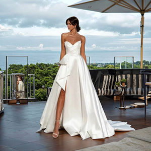 Новое элегантное свадебное платье из однотонного атласа с многоярусной драпировкой, открытой спиной, V-образным вырезом, современного фасона, длиной в пол, А-силуэт, антистатическое. - Product Image 2