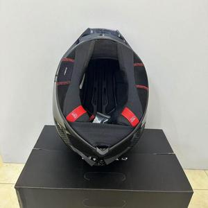 Nouveau casque intégral de moto noir brillant avec grande aile arrière - Coque de sécurité pour homme/<span class=keywords><strong>femme</strong></span> - Visière anti-buée - Résistant aux chocs - Tout usage - Product Image 5
