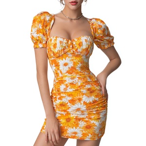 Nuovo arrivo estate donna con stampa floreale arricciato <span class=keywords><strong>Mini</strong></span> <span class=keywords><strong>abito</strong></span> a forma di cuore collo a sbuffo manica corta <span class=keywords><strong>arancione</strong></span> <span class=keywords><strong>abito</strong></span> Sexy per le donne - Product Image 2