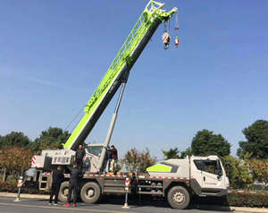 Solución Todoterreno Confiable, Grúa de <span class=keywords><strong>Tres</strong></span> <span class=keywords><strong>Ejes</strong></span> de 25 Toneladas, Modelo ZTC250V532, para una Operación Estable en Terrenos Difíciles - Product Image 6