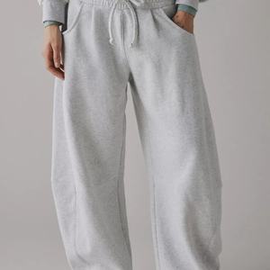 Conjunto Deportivo Personalizado con Logotipo OEM para Mujer, Conjuntos Deportivos de Invierno al por Mayor, Ropa Deportiva para Entrenamiento y Jogging - Product Image 3