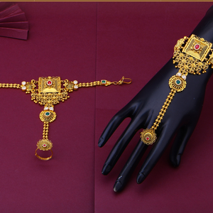 Brazalete tradicional de oro Hathphool con diseño floral intrincado y detalles de cadena para novias - Product Image 3
