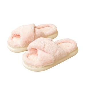 Nouvelles pantoufles d'intérieur chaudes et moelleuses en fausse fourrure de lapin pour femme, avec zones croisées en coton, idéales pour l'hiver et la maison - Product Image 5