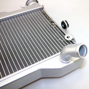 Réservoir d'eau de refroidissement de radiateur de moto pour <span class=keywords><strong>Yamaha</strong></span> <span class=keywords><strong>mt</strong></span> <span class=keywords><strong>07</strong></span> MT07 FZ07 2014 2015 2016 <span class=keywords><strong>2017</strong></span> Accessoires de moto - Product Image 6