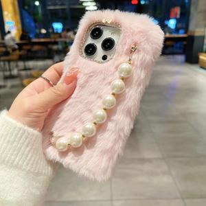 2023 nueva funda de teléfono de felpa <span class=keywords><strong>Applin</strong></span> de Color sólido de lujo con pulsera de perlas para mujer y niñas para iPhone 12 13 14 15 pro Max - Product Image 4