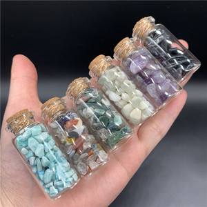 Botellas Pequeñas de Cuarzo Cristalino Natural con Fragmentos de Piedras Preciosas y Cristales Curativos Reki en su Interior, Artesanía de Cristal - Product Image 2