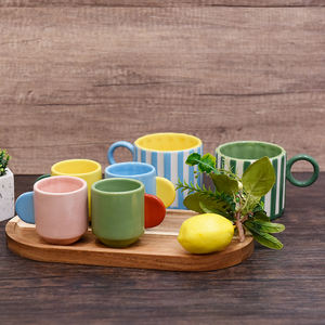 रिंग हैंडल के साथ रंगीन ग्राफिक ज्यामितीय स्ट्रिप्ड सजावटी सिरेमिक कॉफी मग - Product Image 4