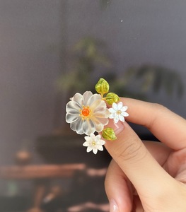Broche de Flor de Cristal Blanco Natural, Pin de Solapa Vintage Chapado en Oro Cobre con Centro de Ágata Roja, Broche Decorativo para Traje - Product Image 6