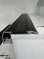 LED-Treppenkantenleiste aus Aluminium für den Innenbereich, CE- und RoHS-zertifiziert, kundenspezifische Länge für Kino- und Bürotreppen