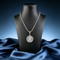Pendentif religieux en gros, médaillon Notre-Dame de Guadalupe en argent 925, breloques de bijoux catholiques en vrac pour les magasins d'articles religieux