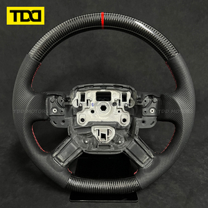 Volante de Fibra de Carbono Real TDD Compatible con Land Rover Defender 2020-2024, Acabado Brillante - Product Image 3