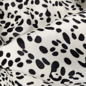 Cuero de vaca natural con estampado de lunares dalmáticos de lujo para la parte superior de zapatos, bolsos y prendas de vestir - Product Image 1